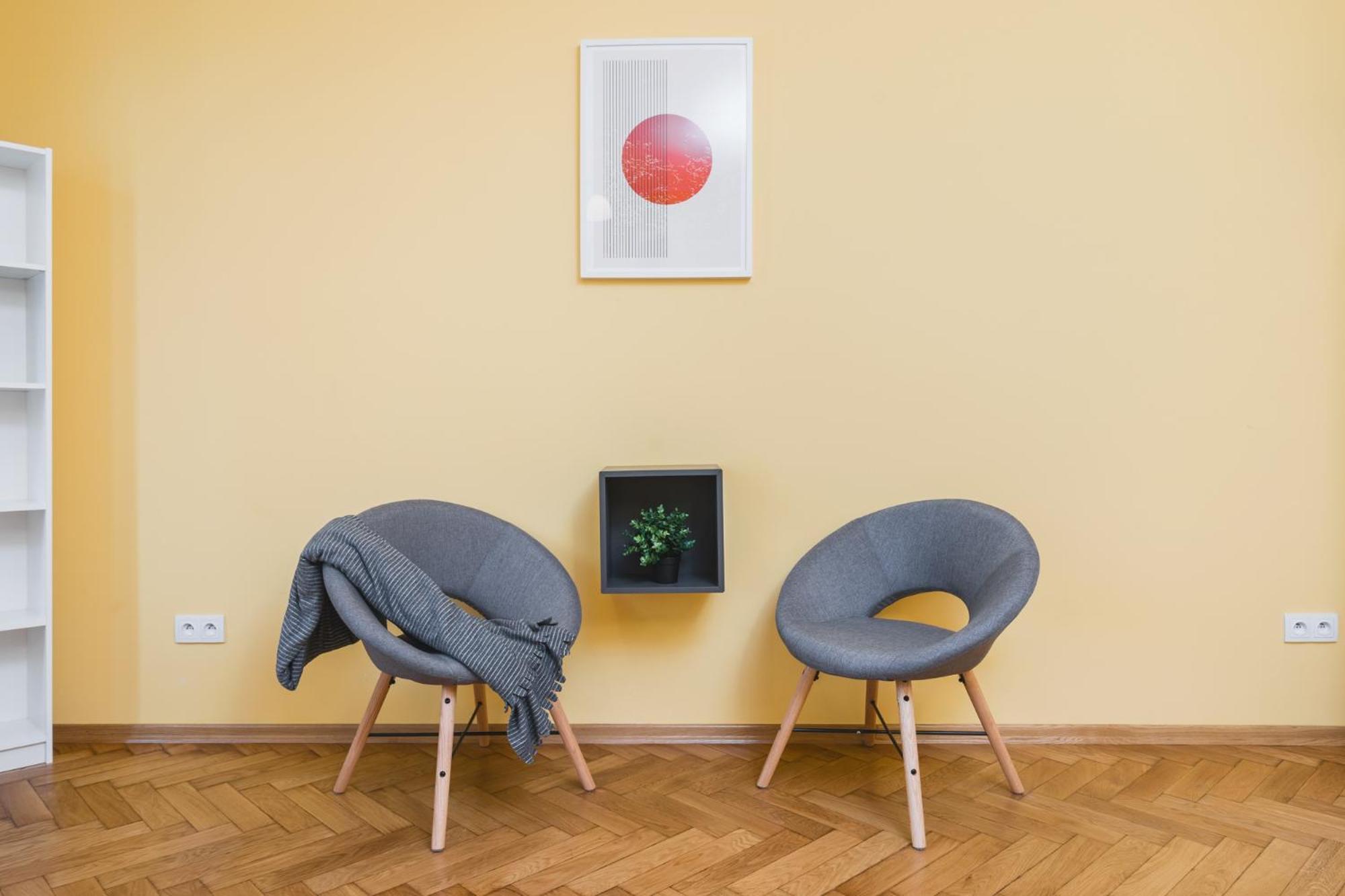 Modern Urban Escape - Old Town Apartment - By Upstairs Krakow Dış mekan fotoğraf