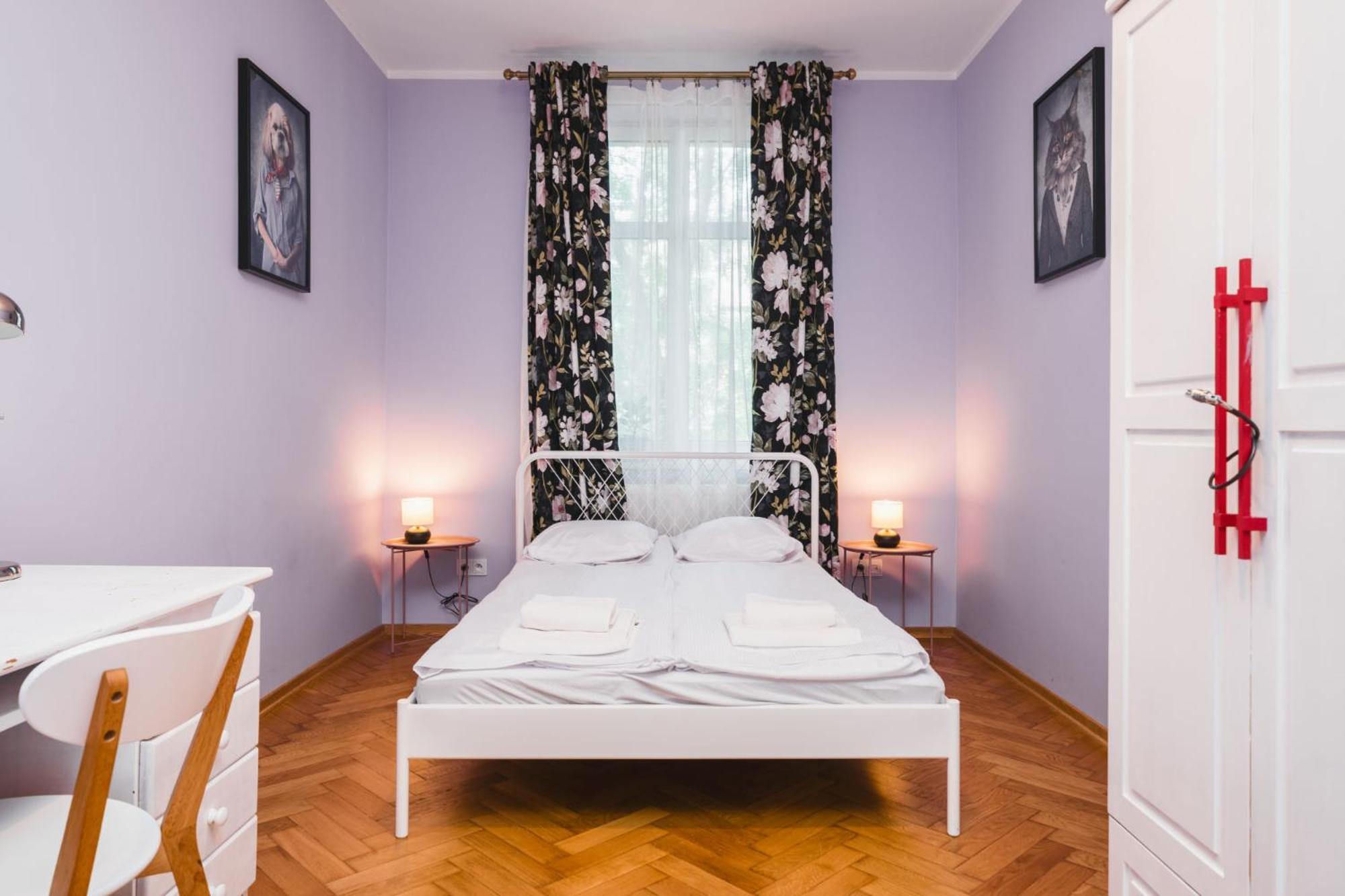 Modern Urban Escape - Old Town Apartment - By Upstairs Krakow Dış mekan fotoğraf