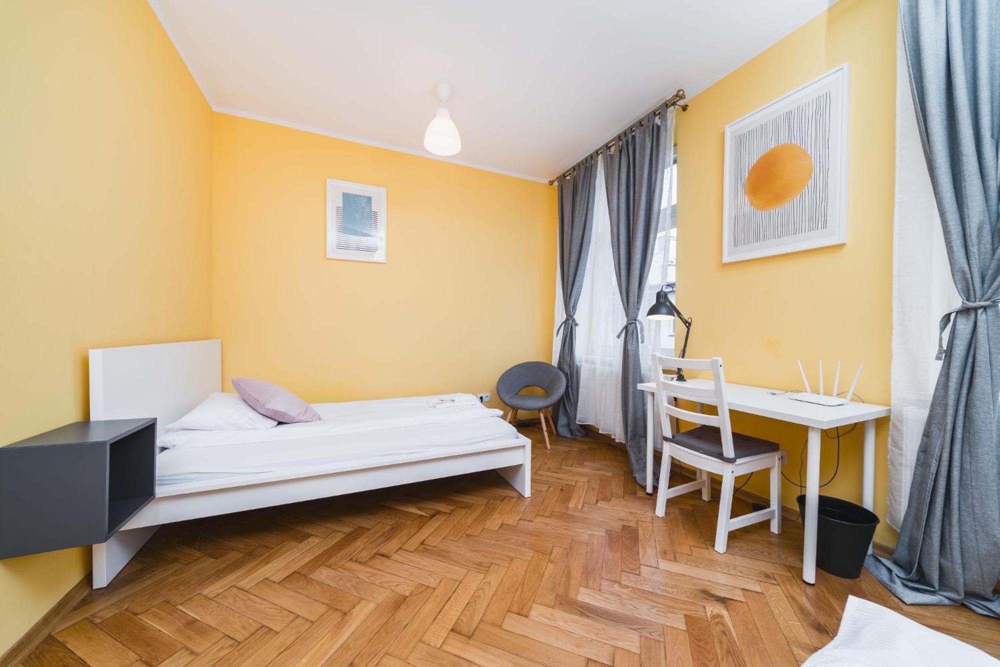 Modern Urban Escape - Old Town Apartment - By Upstairs Krakow Dış mekan fotoğraf